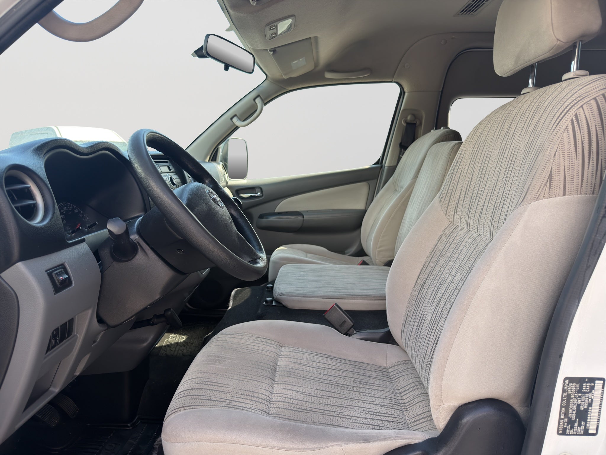 2020 Nissan URVAN 4 PTS AMPLIA TM5 AAC DESEM TRAS 15 PAS