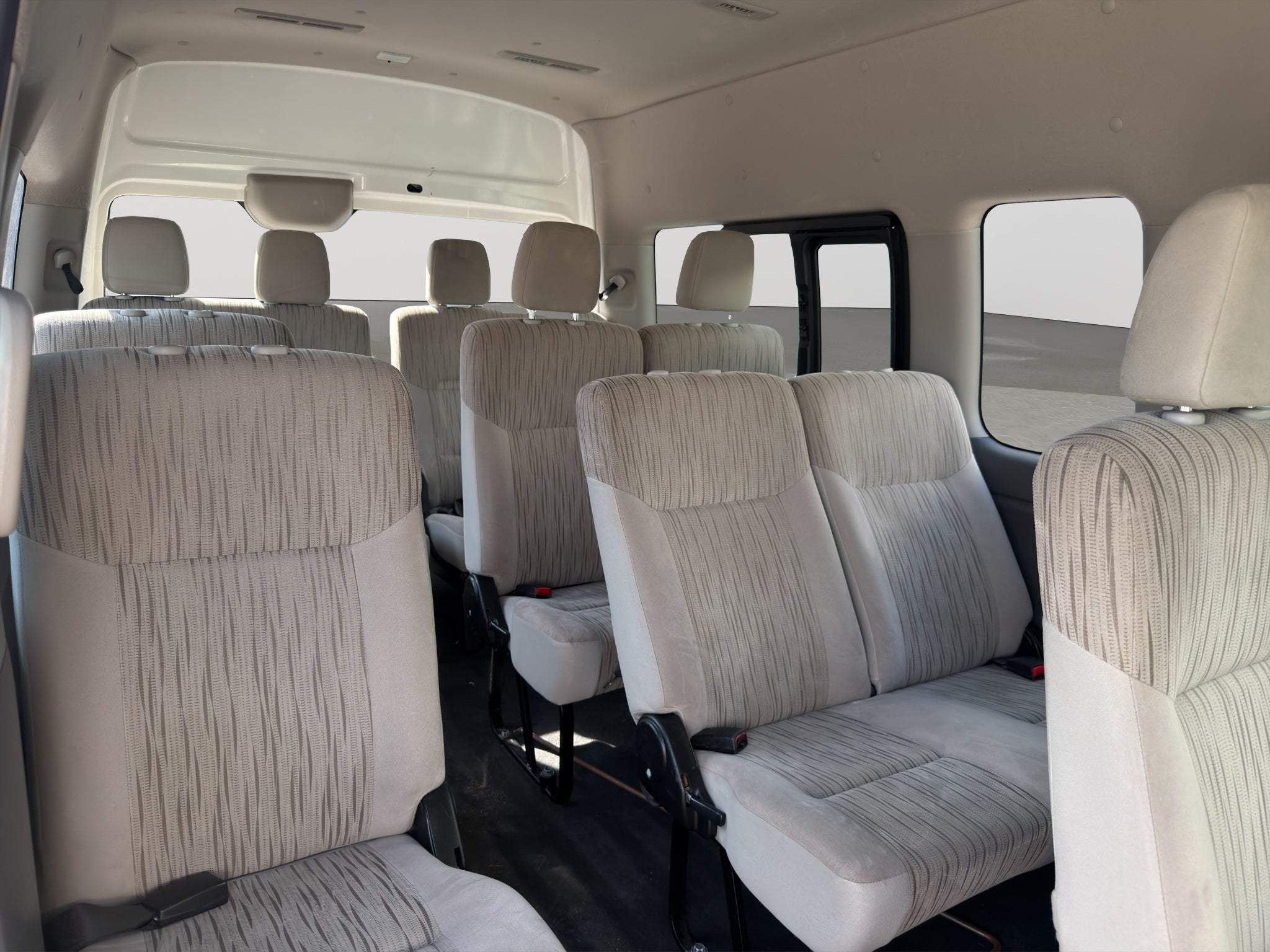 2020 Nissan URVAN 4 PTS AMPLIA TM5 AAC DESEM TRAS 15 PAS