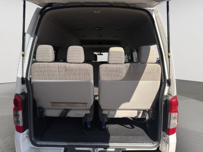 2020 Nissan URVAN 4 PTS AMPLIA TM5 AAC DESEM TRAS 15 PAS