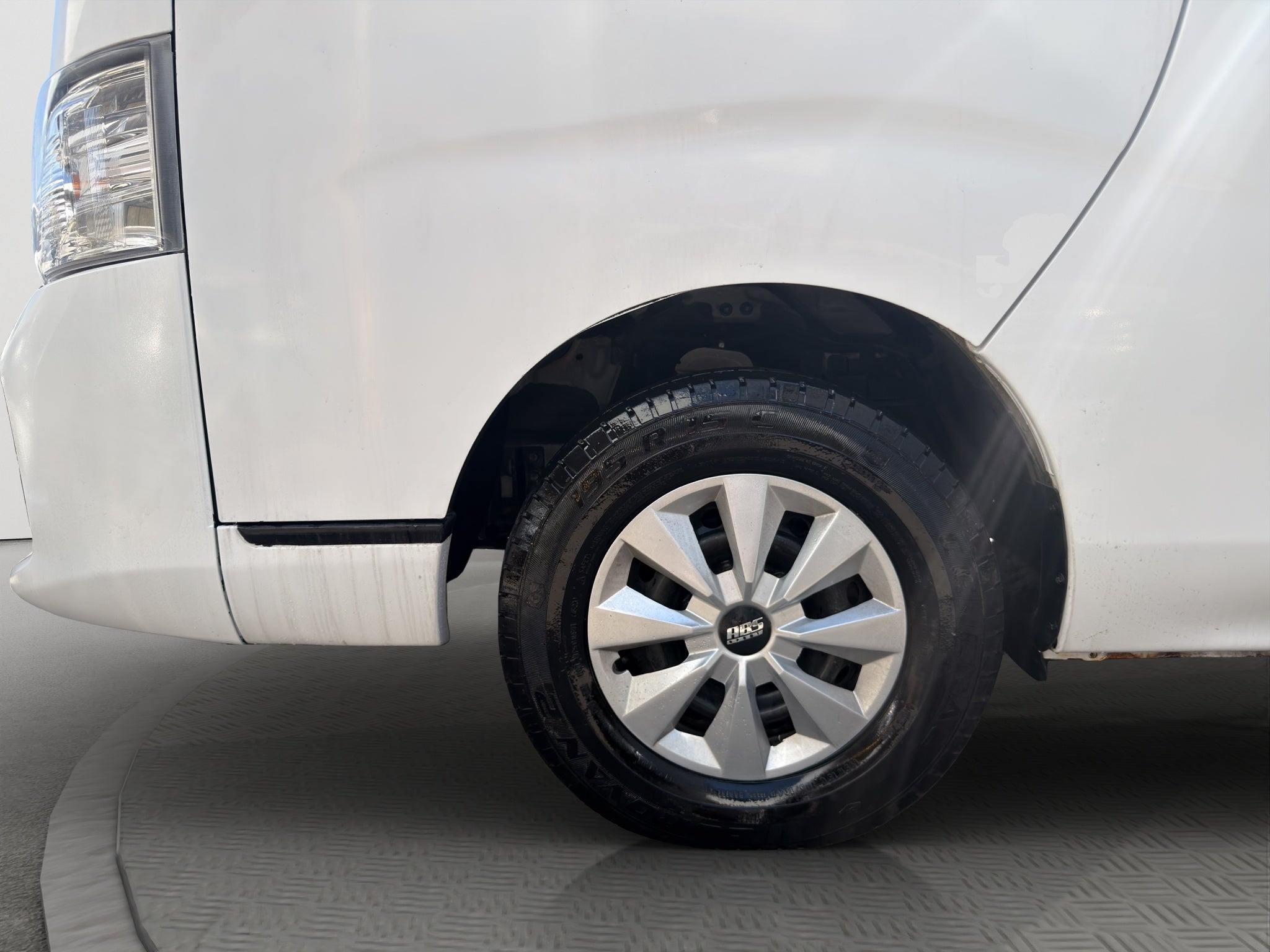 2020 Nissan URVAN 4 PTS AMPLIA TM5 AAC DESEM TRAS 15 PAS