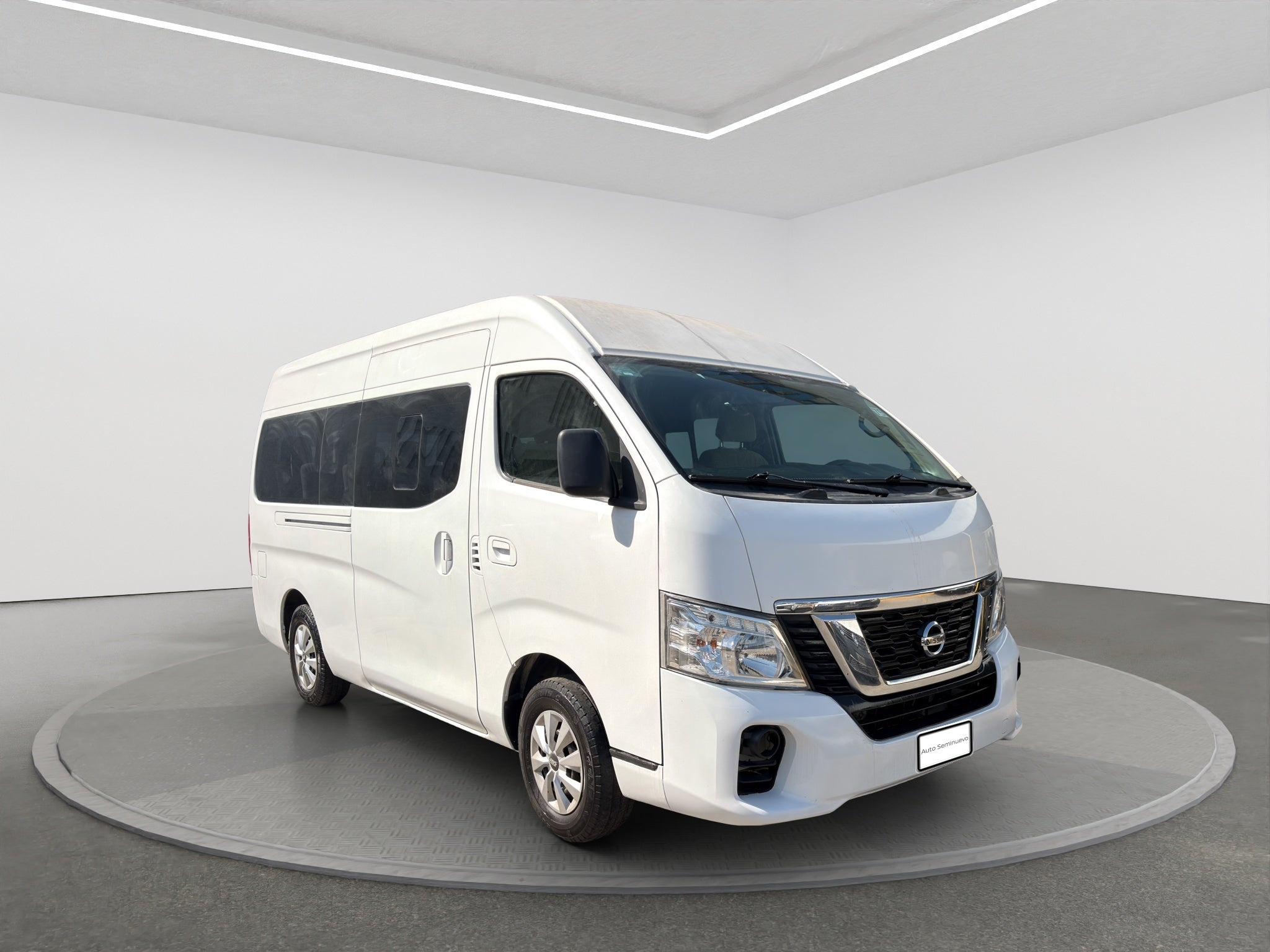 2020 Nissan URVAN 4 PTS AMPLIA TM5 AAC DESEM TRAS 15 PAS