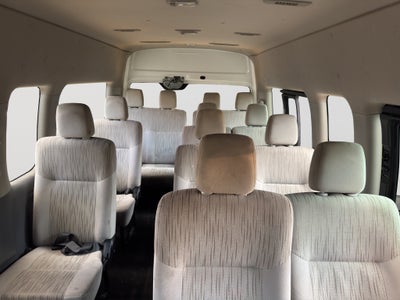2020 Nissan URVAN 4 PTS AMPLIA TM5 AAC DESEM TRAS 15 PAS