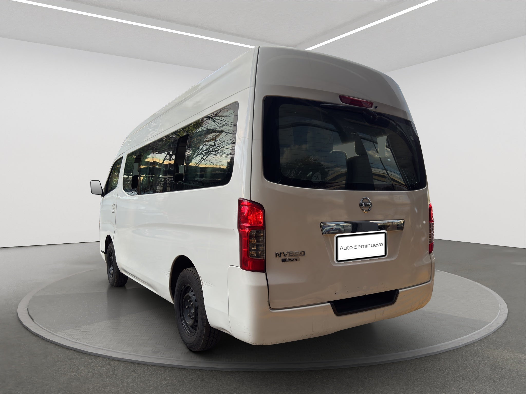2020 Nissan URVAN 4 PTS AMPLIA TM5 AAC DESEM TRAS 15 PAS