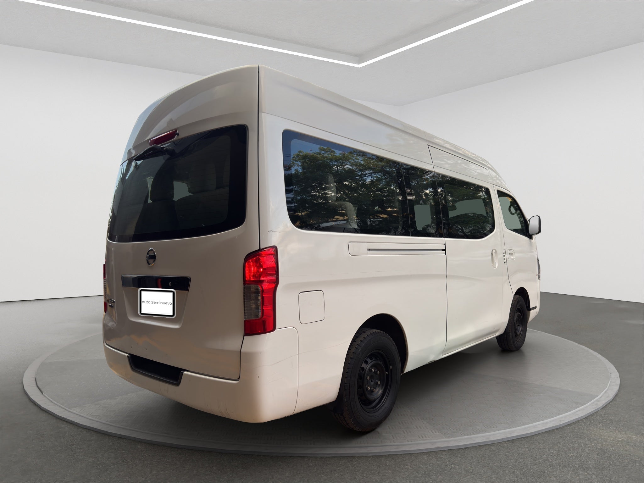 2020 Nissan URVAN 4 PTS AMPLIA TM5 AAC DESEM TRAS 15 PAS