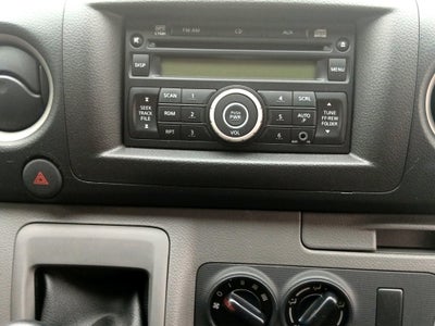 2021 Nissan URVAN 4 PTS AMPLIA TM5 AAC DESEM TRAS 15 PAS