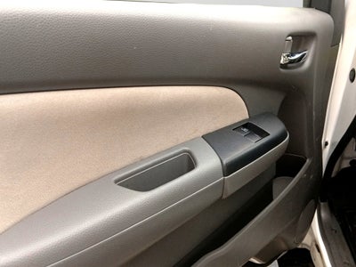 2021 Nissan URVAN 4 PTS AMPLIA TM5 AAC DESEM TRAS 15 PAS