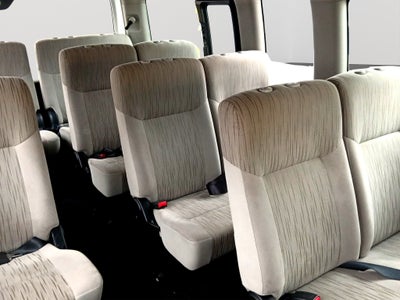 2021 Nissan URVAN 4 PTS AMPLIA TM5 AAC DESEM TRAS 15 PAS