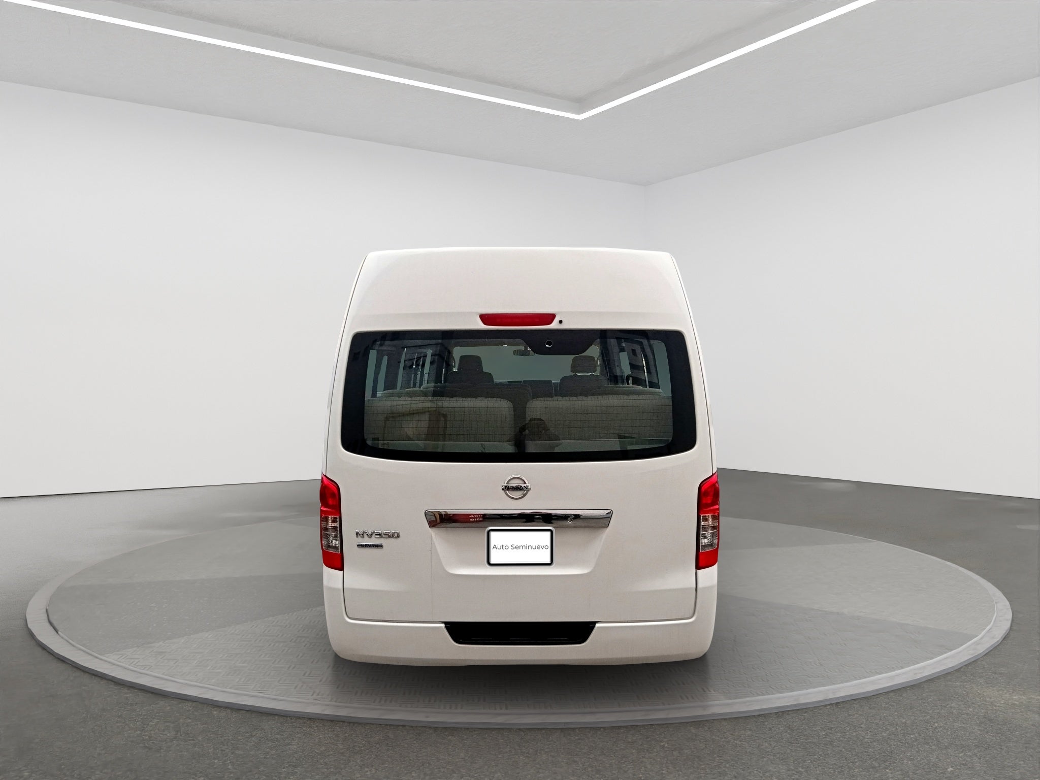 2021 Nissan URVAN 4 PTS AMPLIA TM5 AAC DESEM TRAS 15 PAS