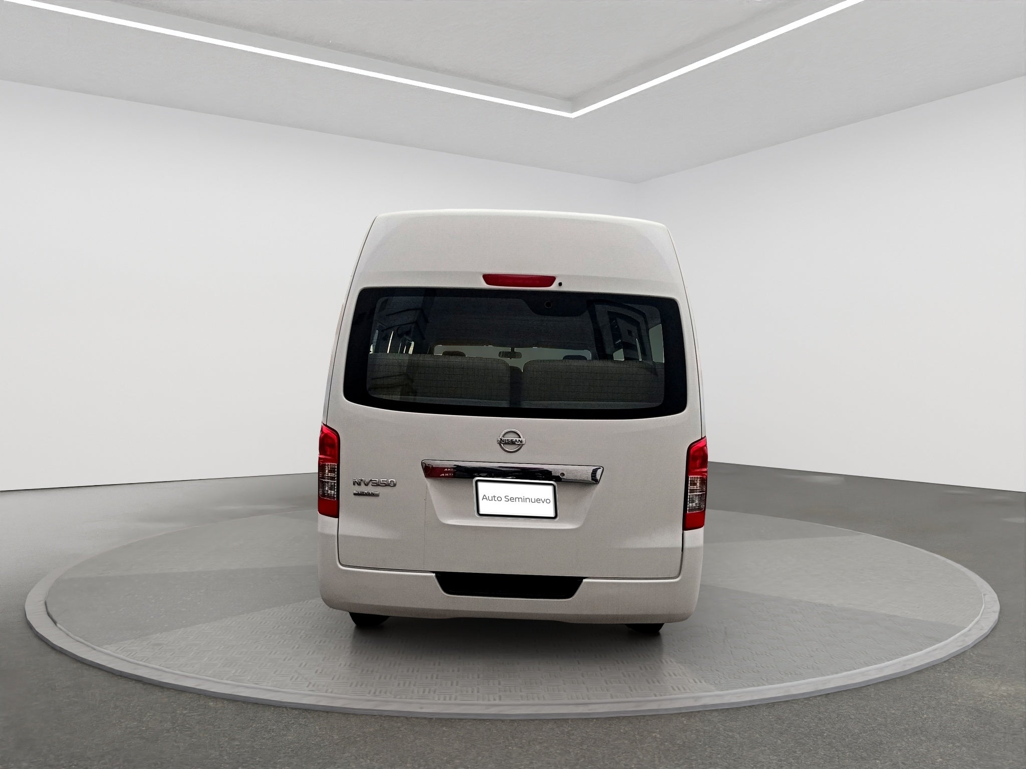 2021 Nissan URVAN 4 PTS AMPLIA TM5 AAC DESEM TRAS 15 PAS