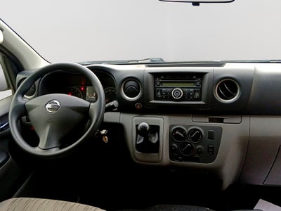 2021 Nissan URVAN 4 PTS AMPLIA TM5 AAC DESEM TRAS 15 PAS
