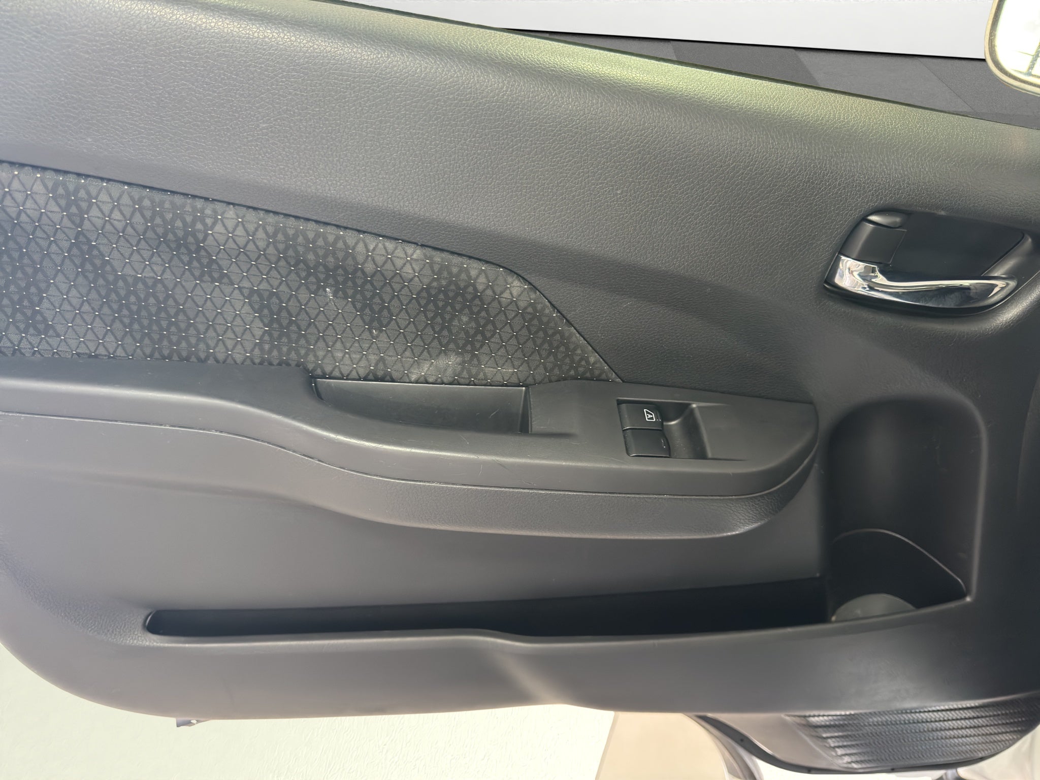 2024 Nissan URVAN 4P AMPLIA L42.5 MAN 15PAS PSEG