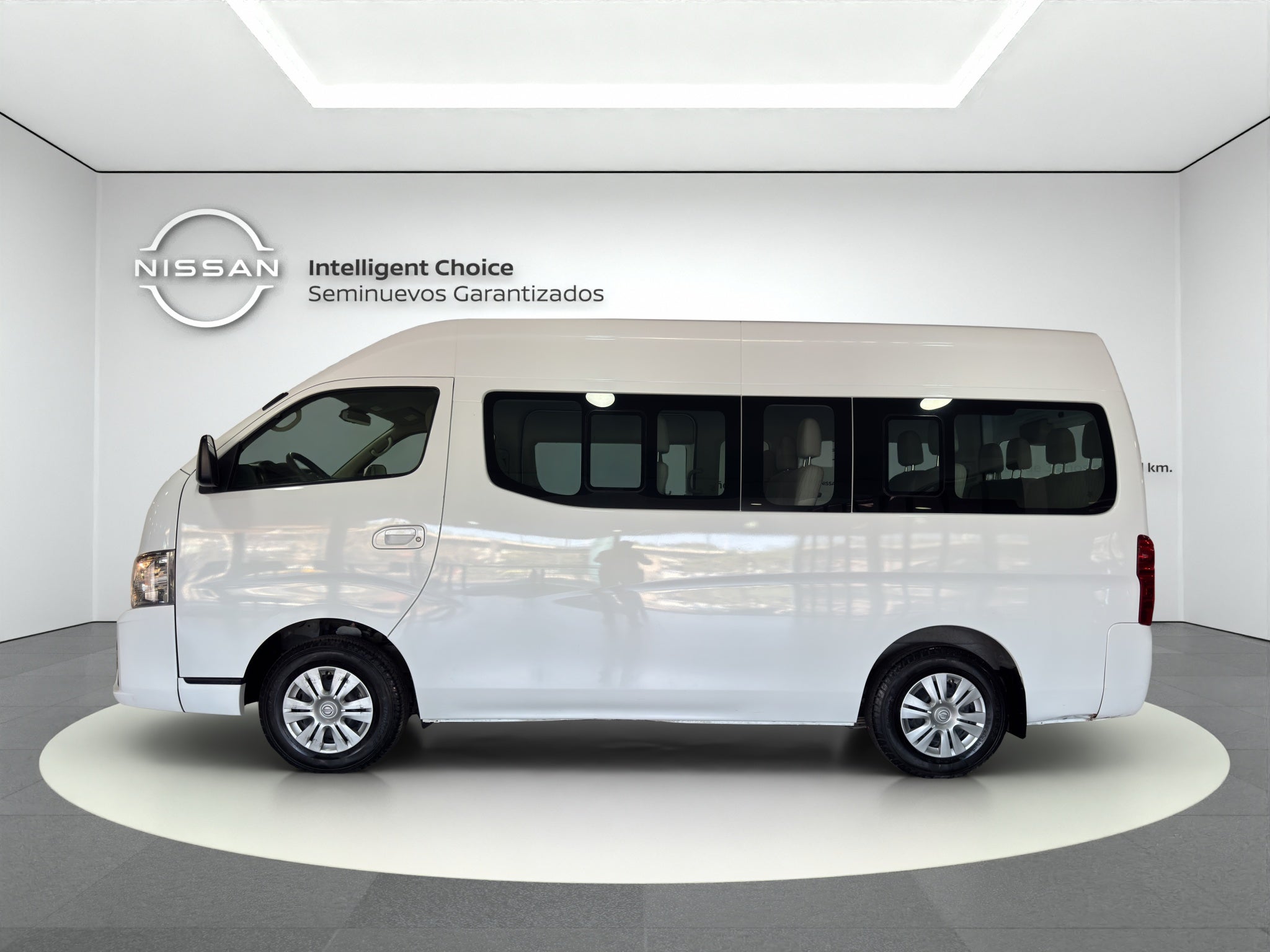 2024 Nissan URVAN 4P AMPLIA L42.5 MAN 15PAS PSEG