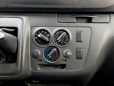 2025 Nissan URVAN 14 PAS
