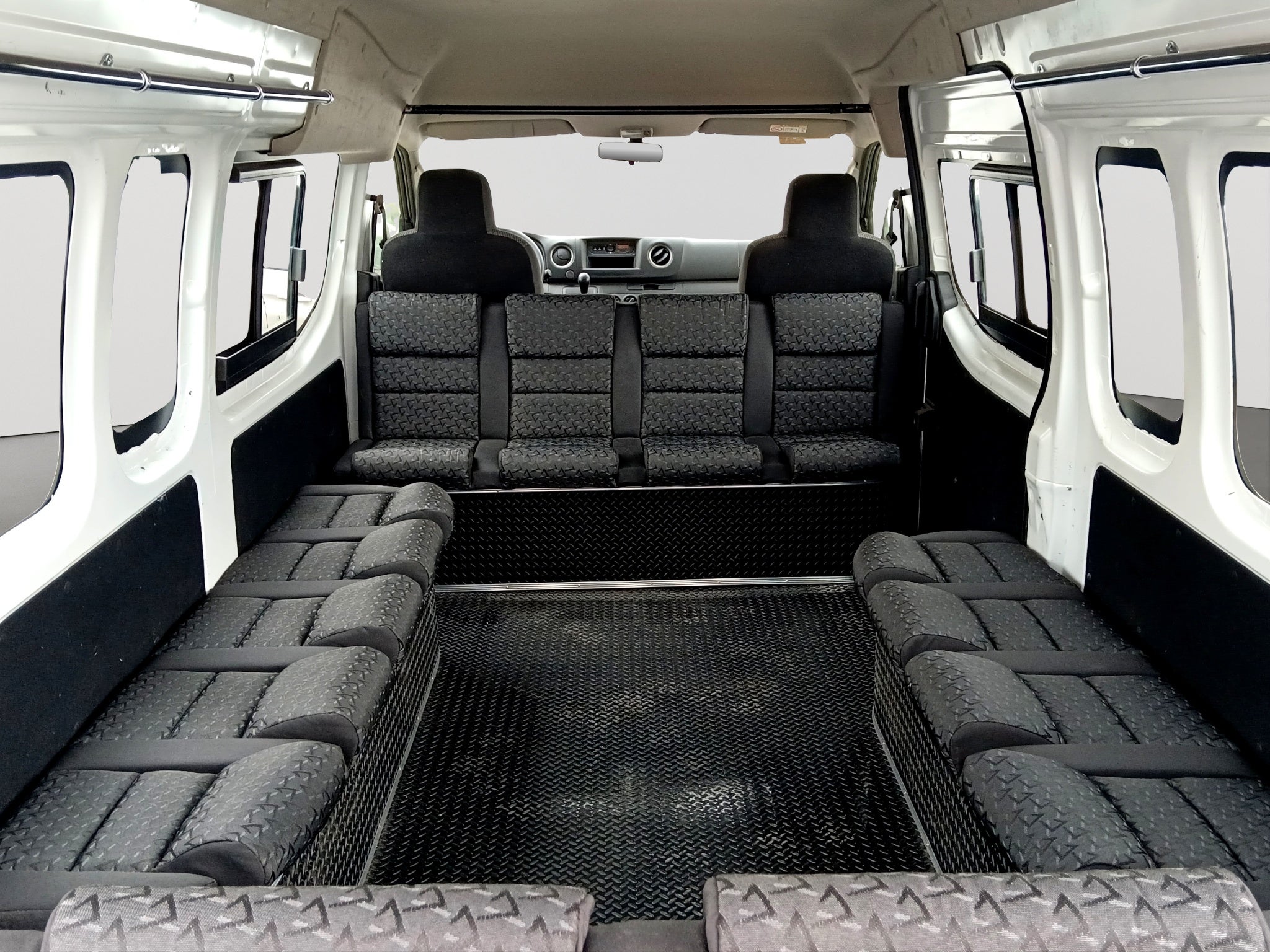 2025 Nissan URVAN 14 PAS