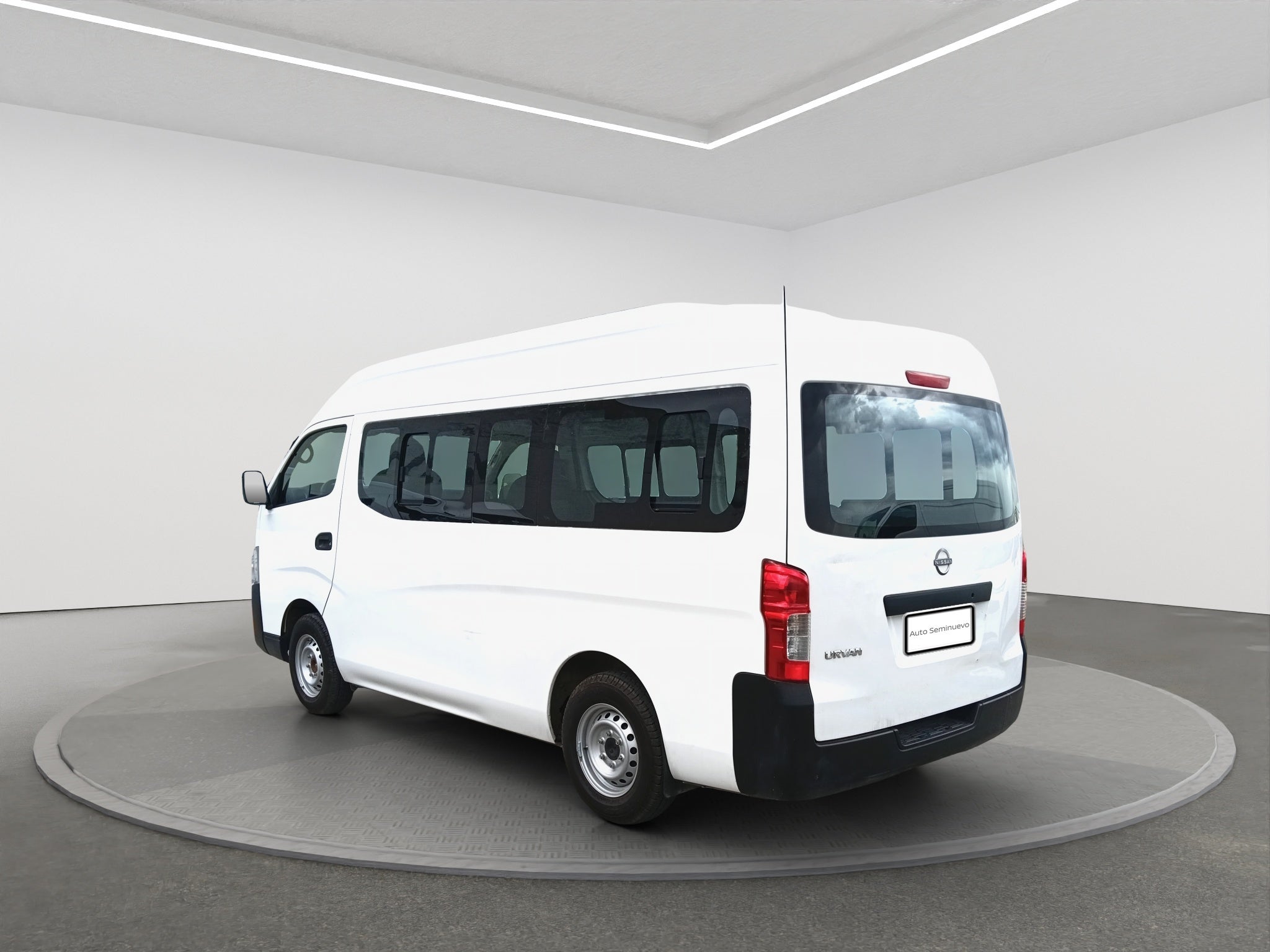 2025 Nissan URVAN 14 PAS