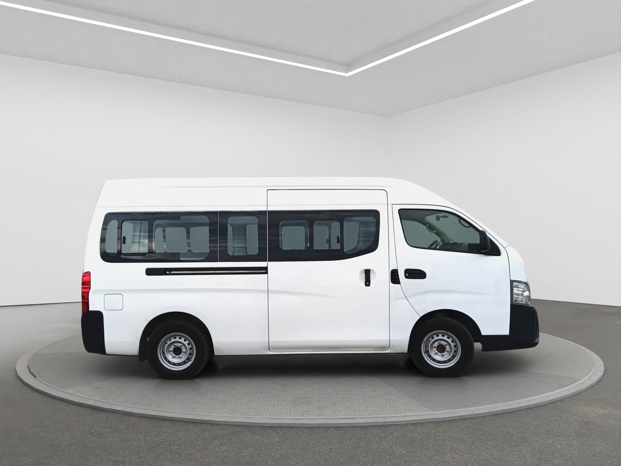2025 Nissan URVAN 14 PAS