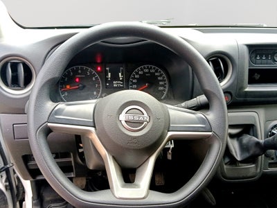 2025 Nissan URVAN 14 PAS