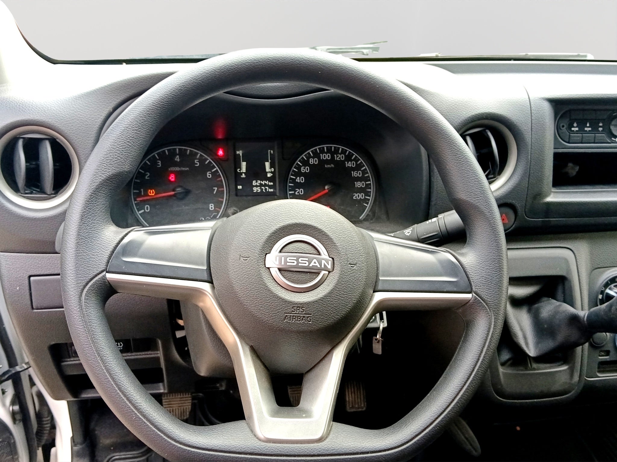 2025 Nissan URVAN 14 PAS
