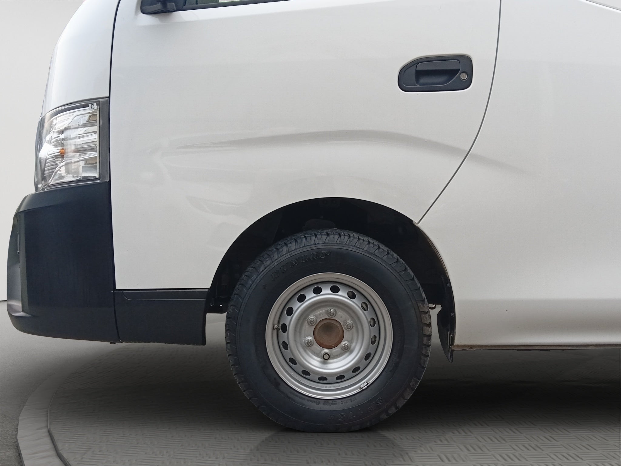 2025 Nissan URVAN 14 PAS