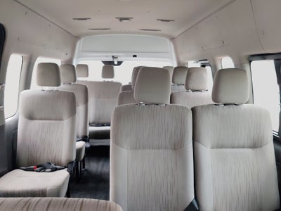 2021 Nissan URVAN 4 PTS AMPLIA TM5 AAC DESEM TRAS 15 PAS