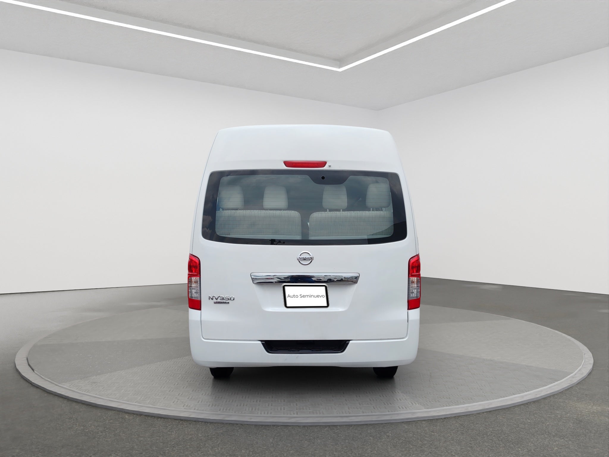2021 Nissan URVAN 4 PTS AMPLIA TM5 AAC DESEM TRAS 15 PAS