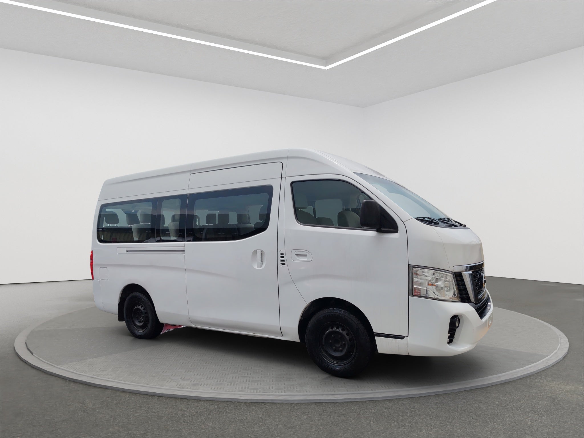 2021 Nissan URVAN 4 PTS AMPLIA TM5 AAC DESEM TRAS 15 PAS