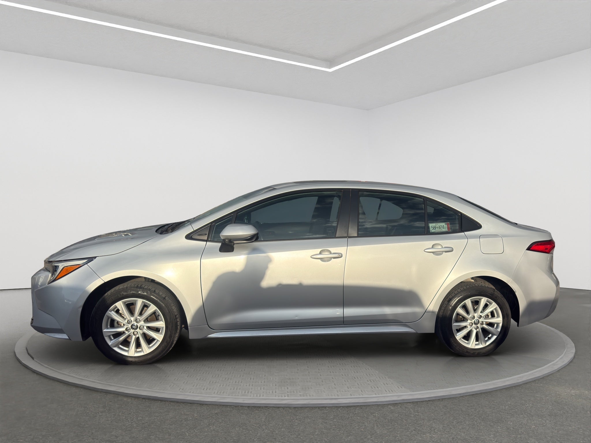 2024 Toyota COROLLA 4P XLE L42.0 AUT