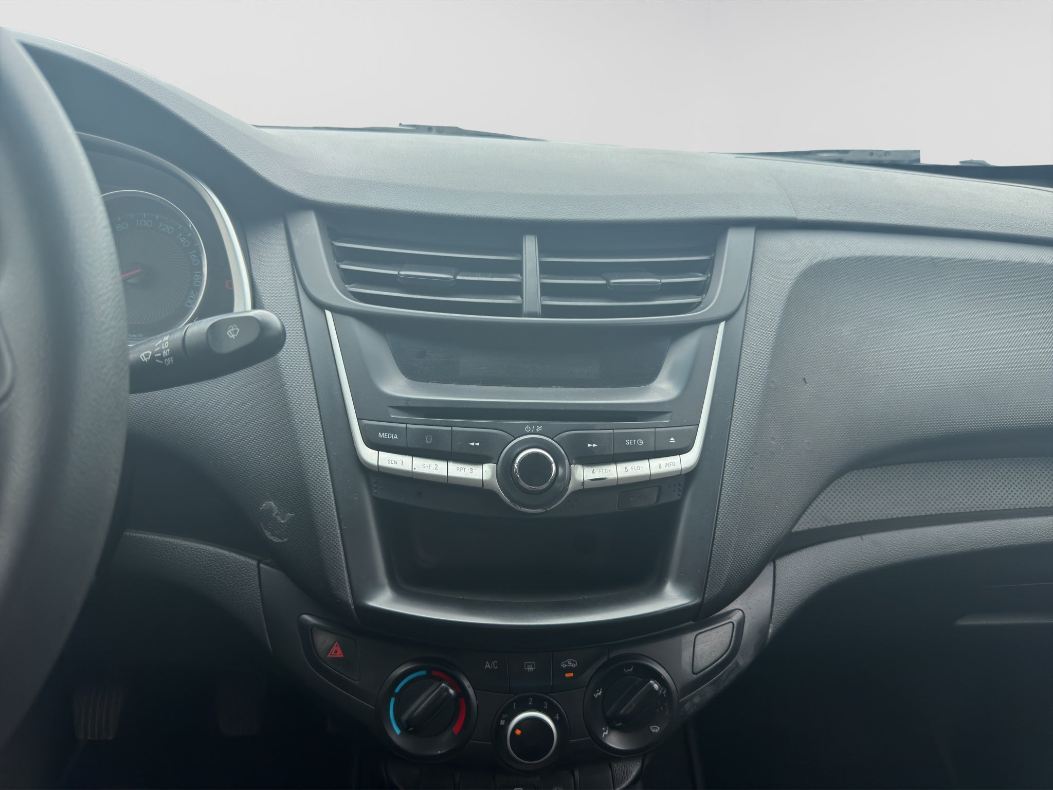 2020 Chevrolet AVEO 4 PTS LS TM5 AAC R-14