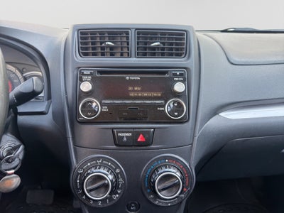 2018 Toyota AVANZA 5 PTS LE TA AAC BA R-14