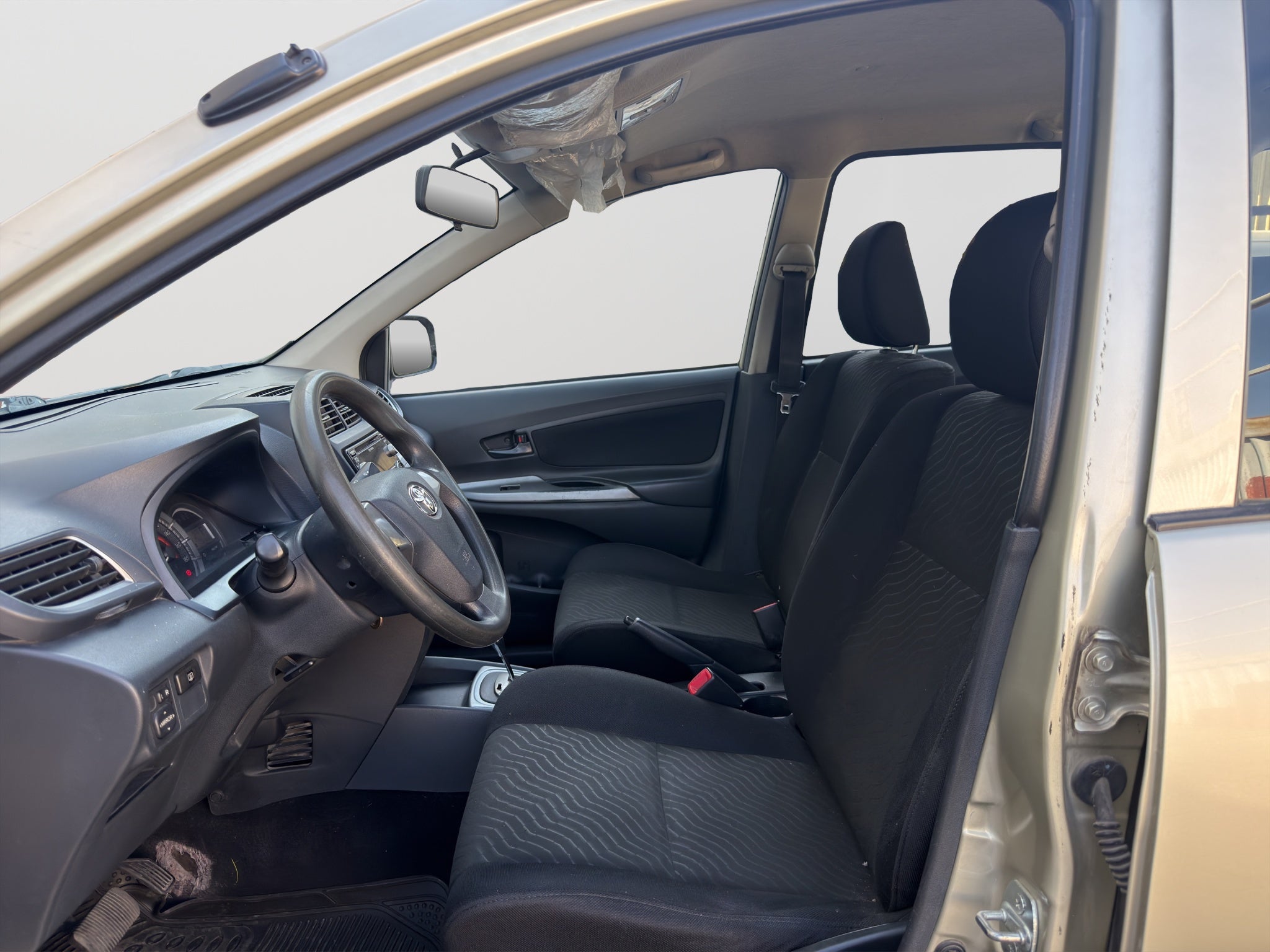 2018 Toyota AVANZA 5 PTS LE TA AAC BA R-14