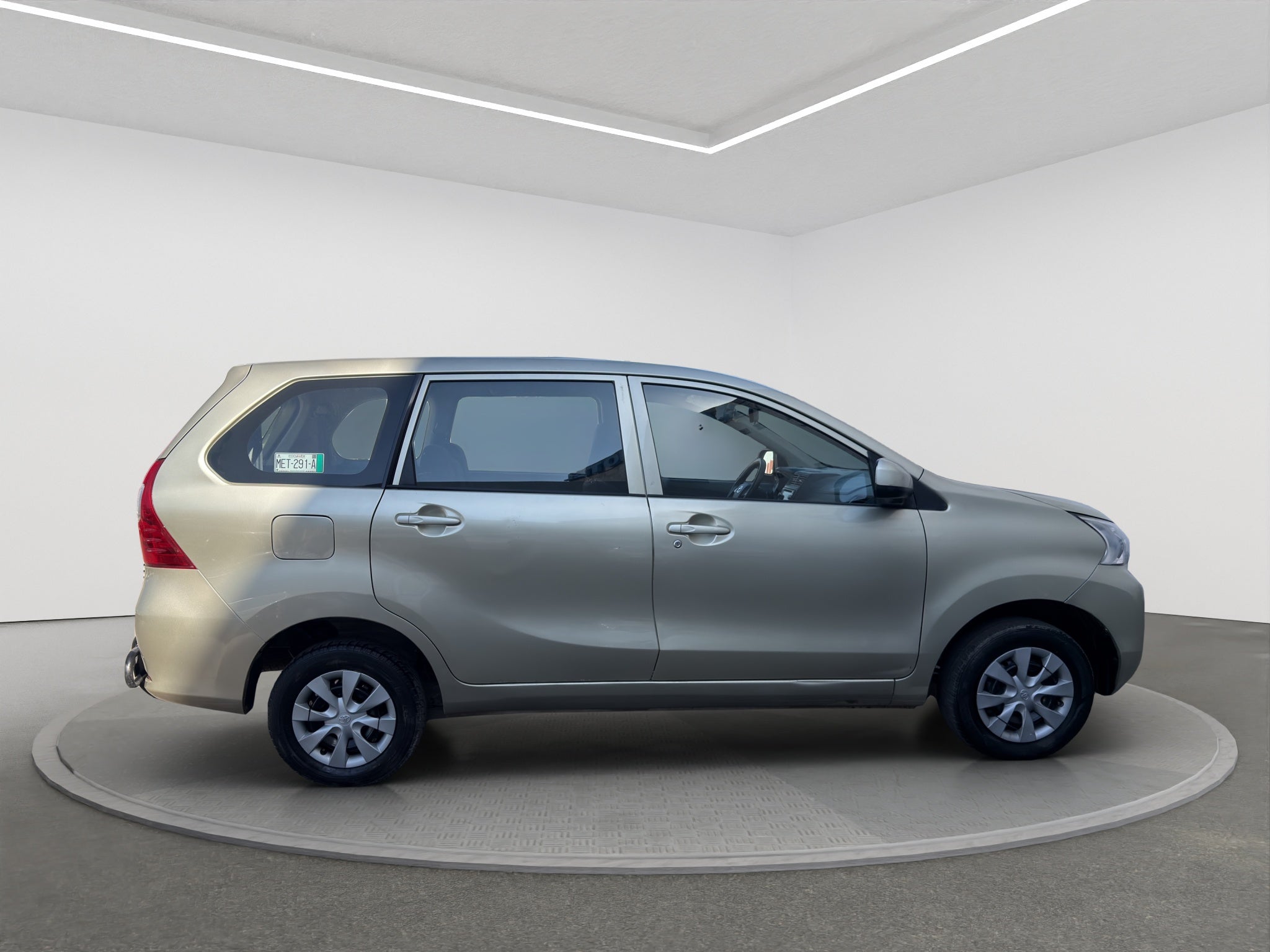 2018 Toyota AVANZA 5 PTS LE TA AAC BA R-14