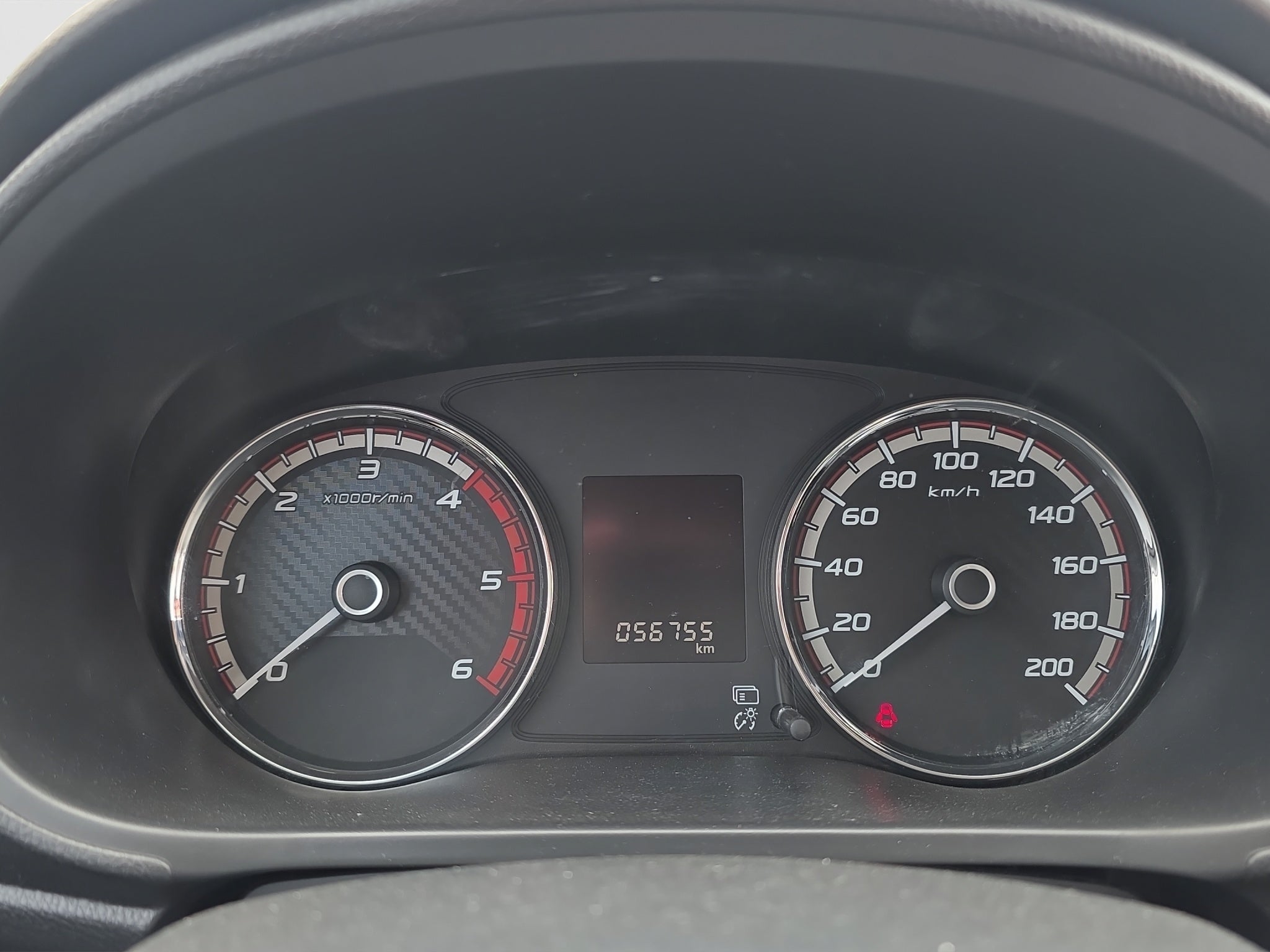 2023 Mitsubishi L200 4 PTS GLX CABINA DOBLE 24TD TM5 4X4
