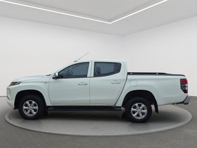 2023 Mitsubishi L200 4 PTS GLX CABINA DOBLE 24TD TM5 4X4