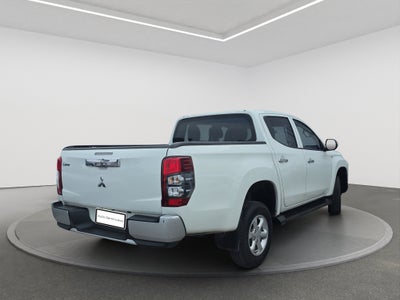 2023 Mitsubishi L200 4 PTS GLX CABINA DOBLE 24TD TM5 4X4