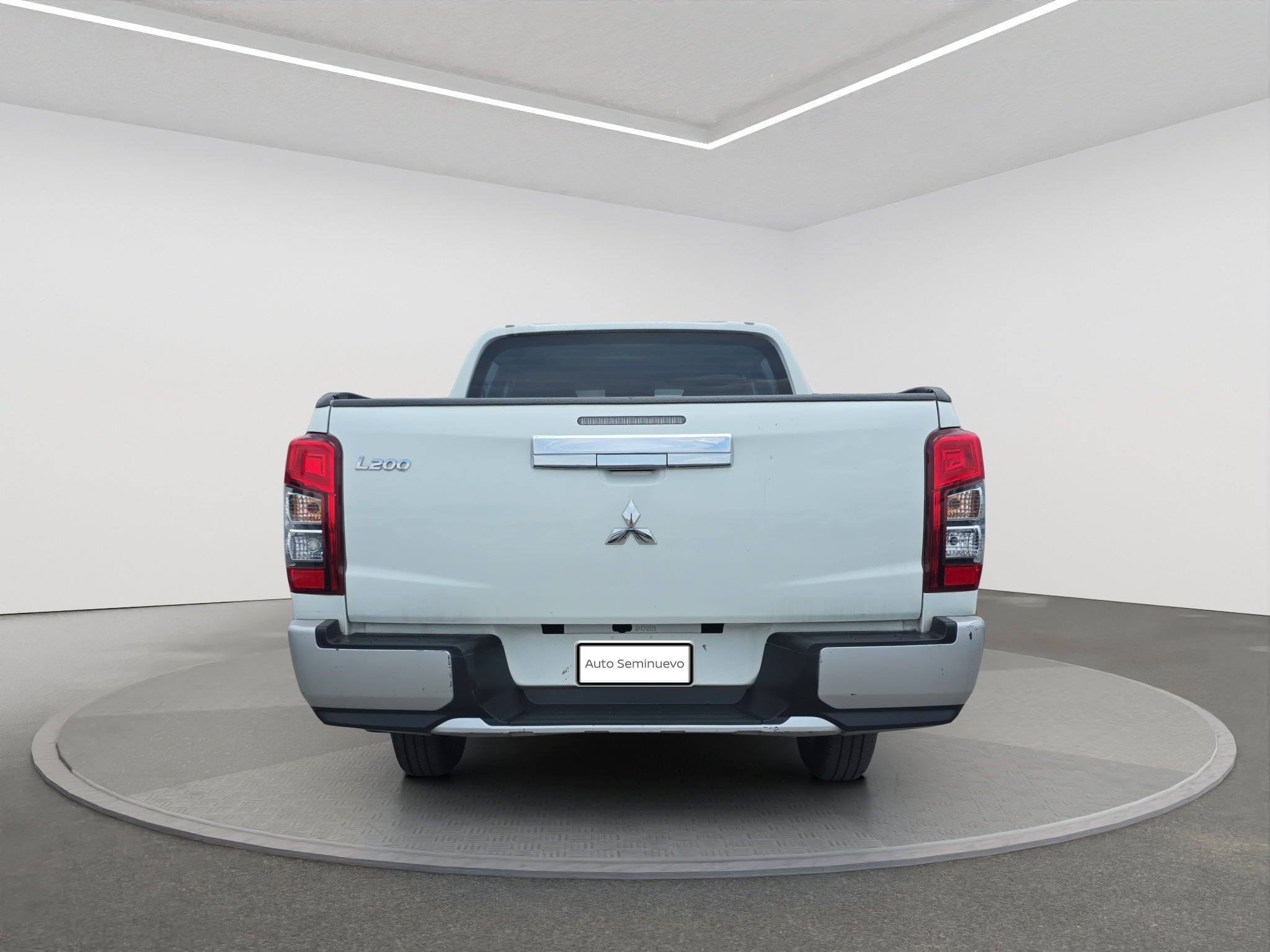 2023 Mitsubishi L200 4 PTS GLX CABINA DOBLE 24TD TM5 4X4