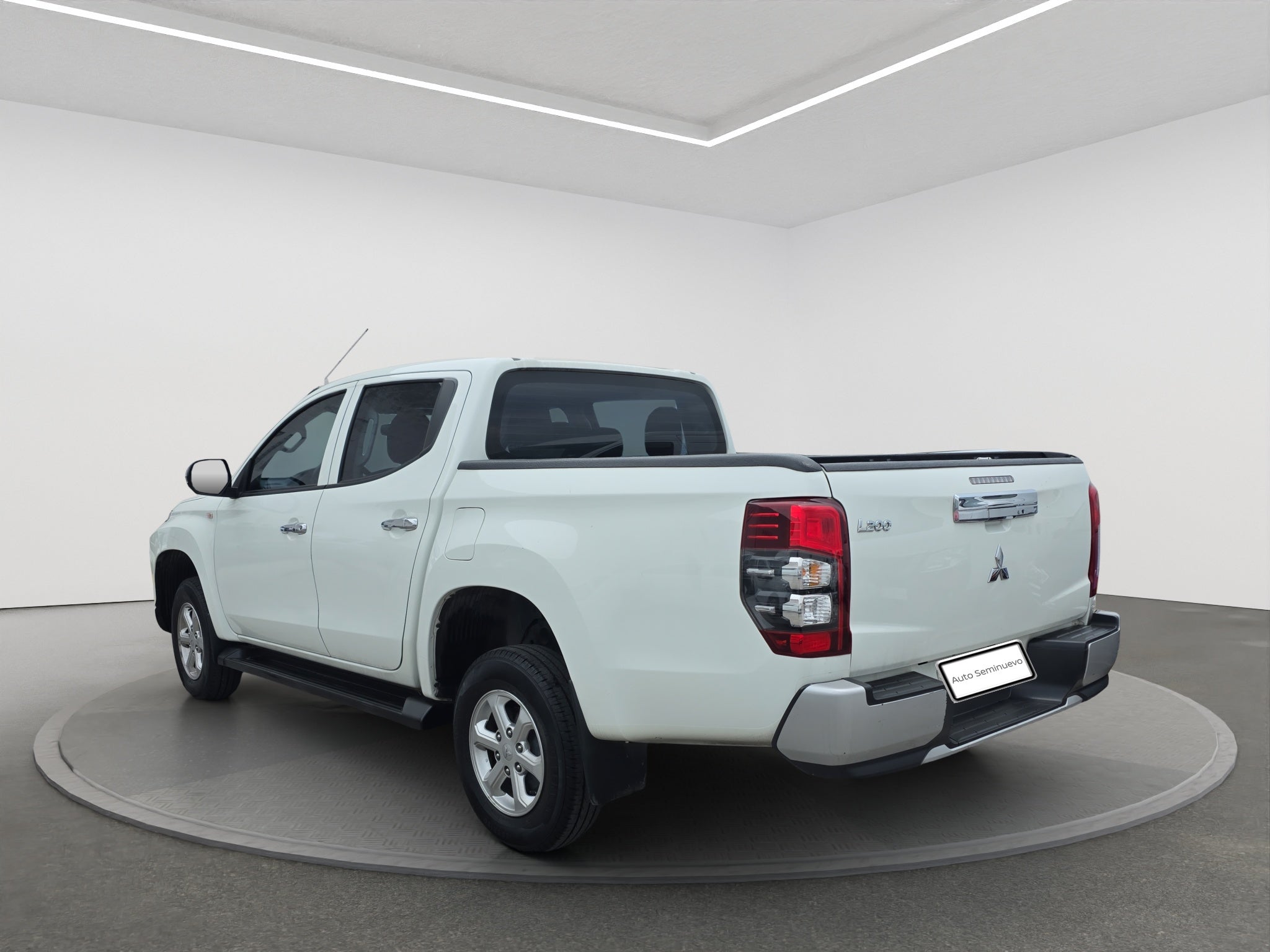 2023 Mitsubishi L200 4 PTS GLX CABINA DOBLE 24TD TM5 4X4