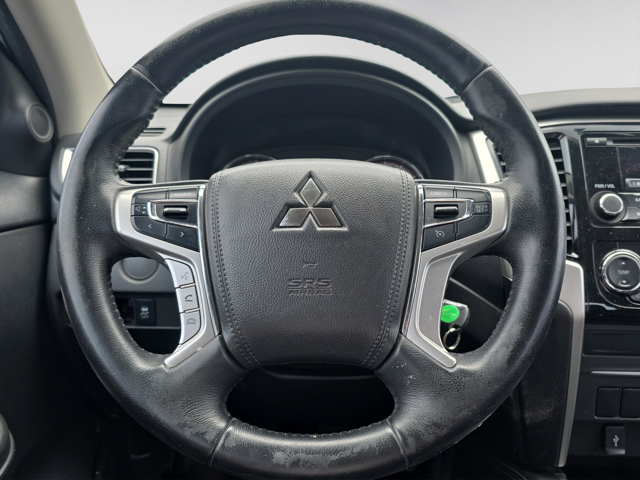 2023 Mitsubishi L200 4 PTS GLX CABINA DOBLE 24TD TM5 4X4