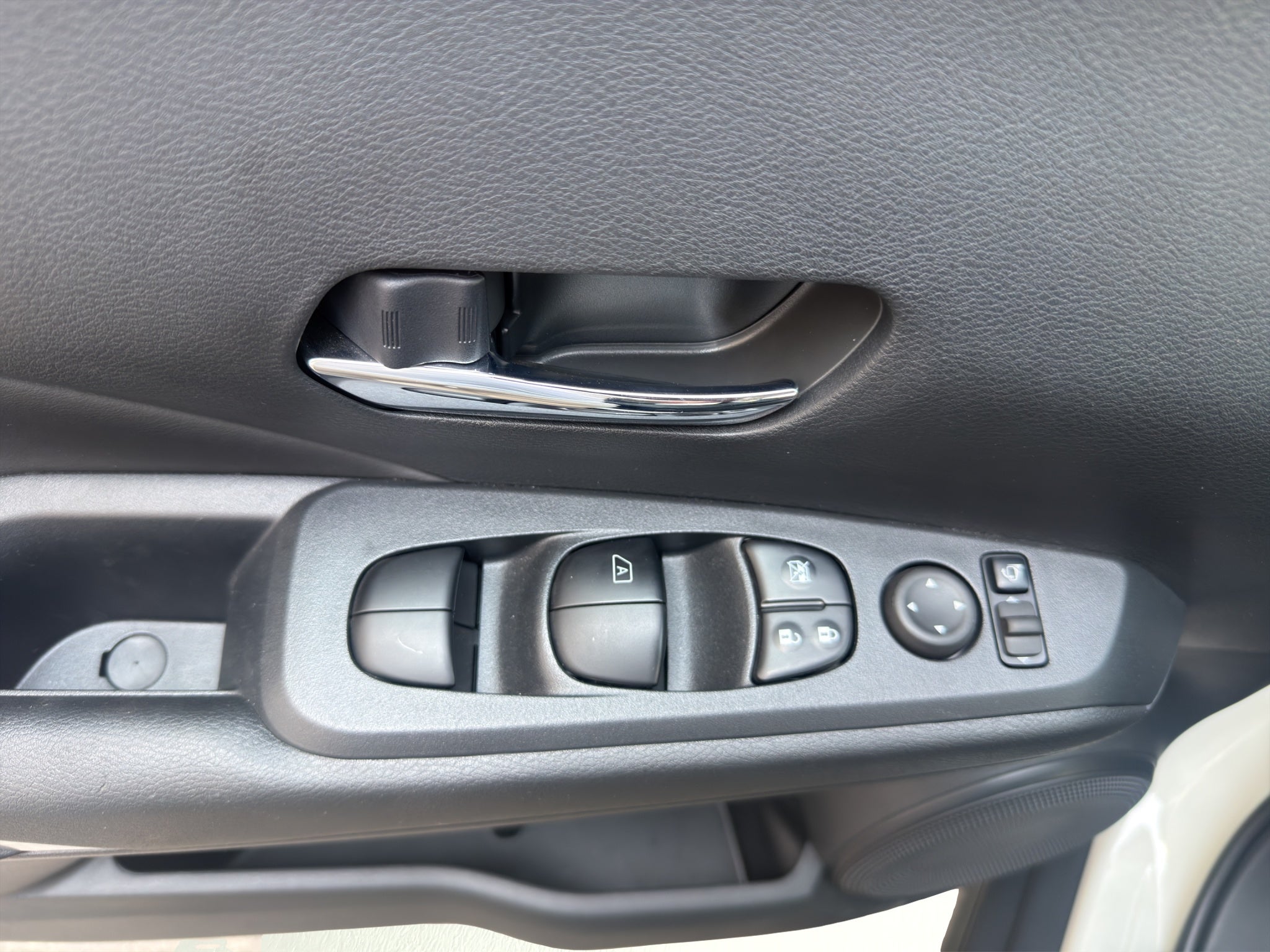 2025 Nissan KICKS PLAY E-POWER PLATINUM