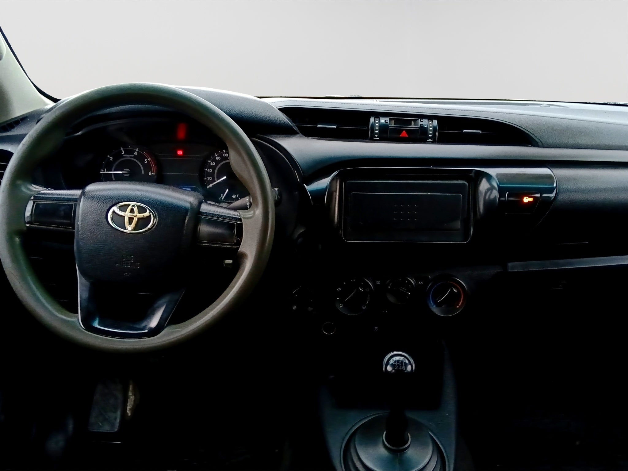 2020 Toyota HILUX 4 PTS DOBLE CAB BASE TM5 AAC VE DEL