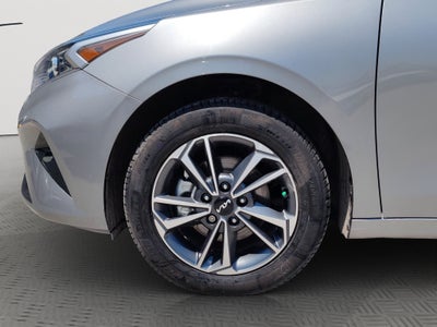 2024 Kia FORTE 4P LX L42.0 MAN