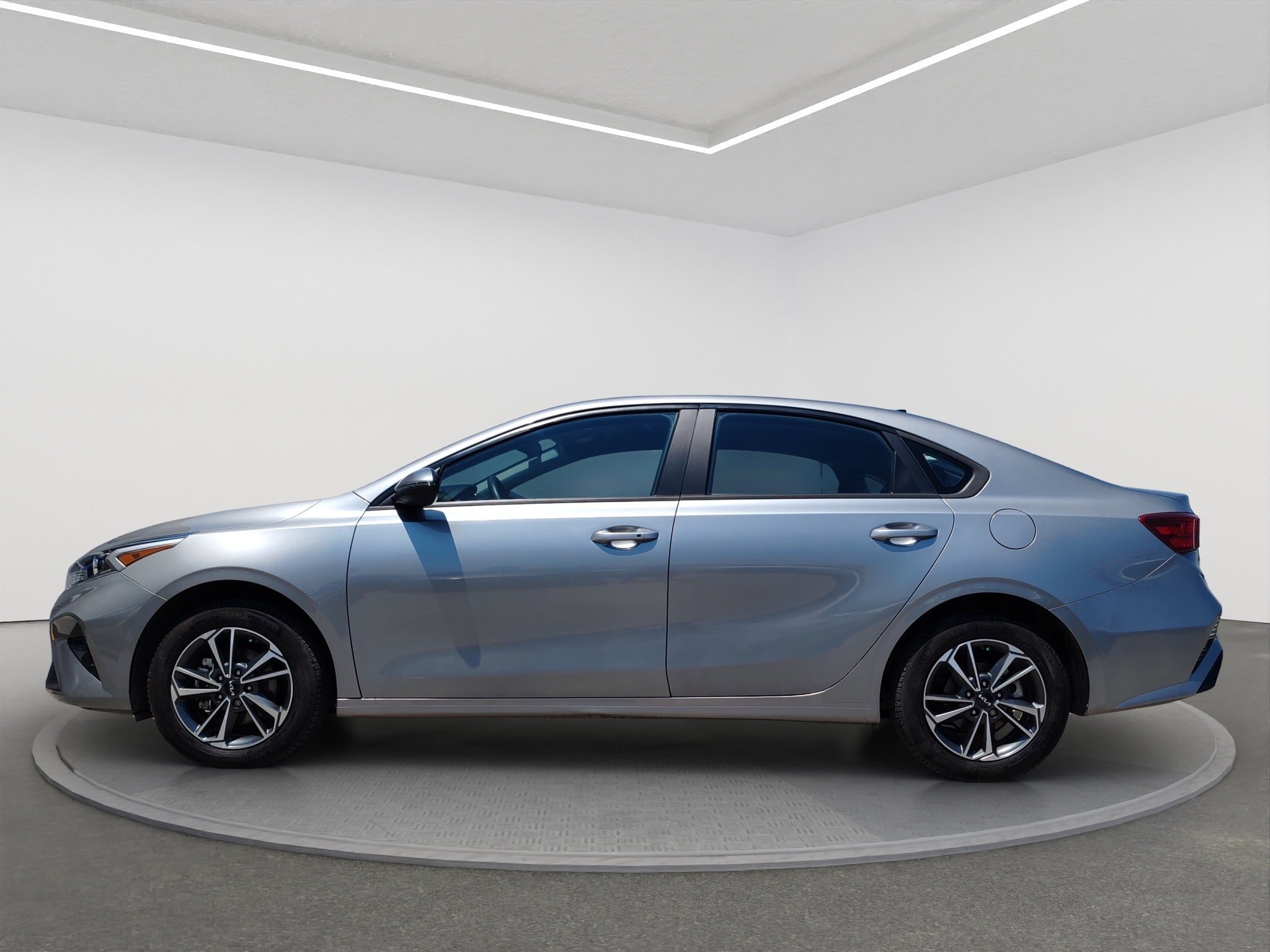 2024 Kia FORTE 4P LX L42.0 MAN