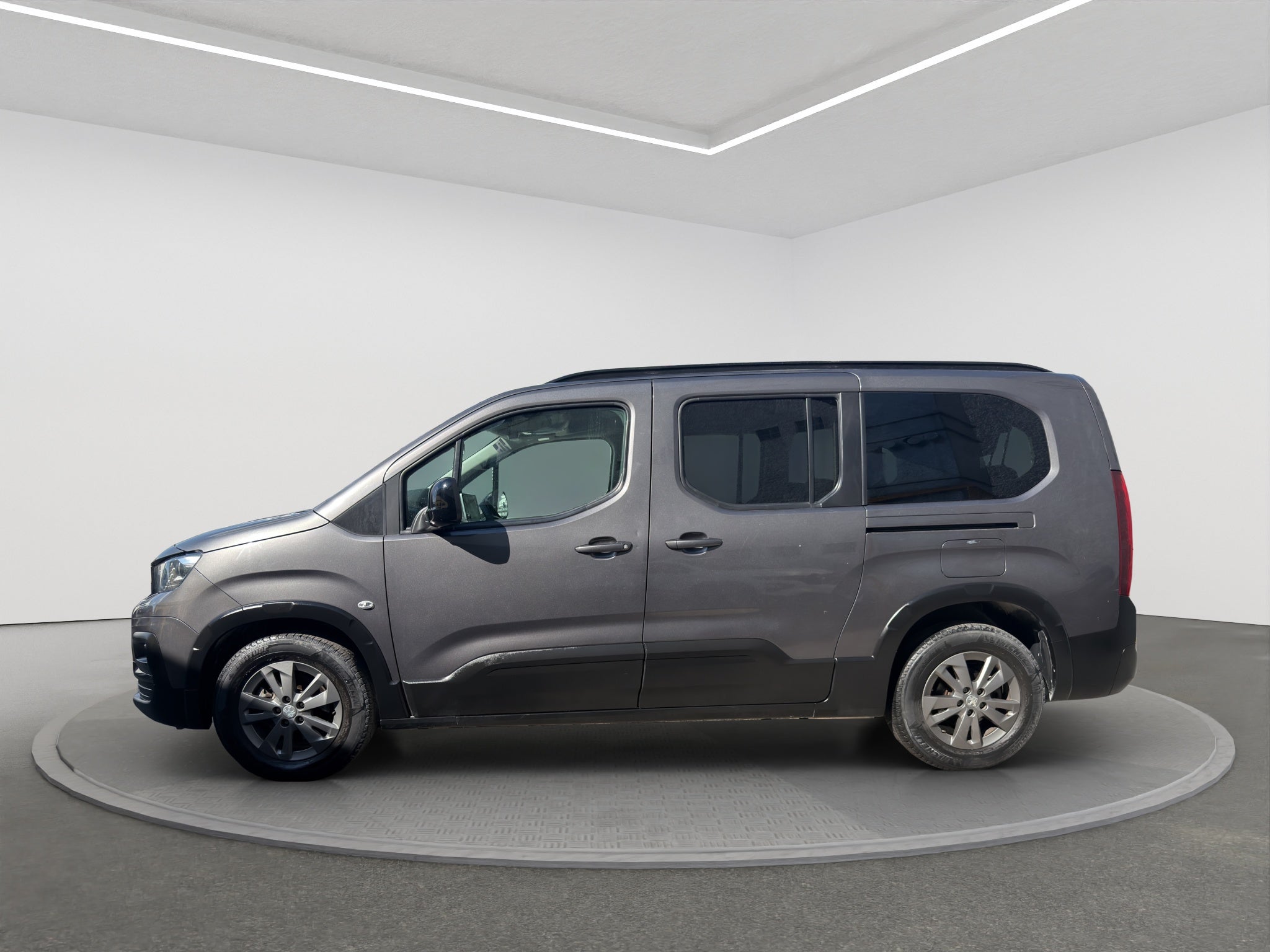 2023 PEUGEOT RIFTER 5 PTS ALLURE PACK 12T TM5 AAC 7 PAS R-16